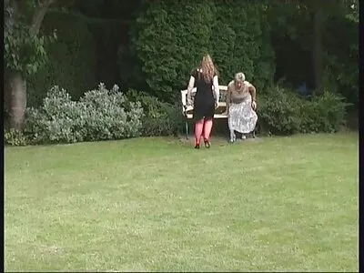 ಬಸ್ಟೀ ಲ್ಯಾಟಿನಾ ಮತ್ತು ಡಾಗಿ ಶೈಲಿಯ ಲೈಂಗಿಕತೆ