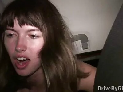 ಕ್ಷೌರದ ಪುಸಿ ಮತ್ತು ಹಸ್ತಮೈಥುನದಲ್ಲಿ ಡಿಕ್ ಮಾಡಿ