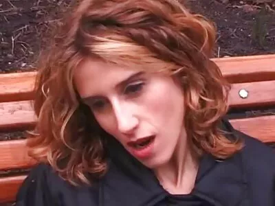 ಗೆಳತಿಯ ನವಿರಾದ ಪುಸಿ ಮತ್ತು ಬ್ಲೋ ಜಾಬ್ ಅನ್ನು ಫಕ್ ಮಾಡಲಾಗಿದೆ