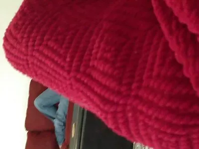 ನಂಬಲಾಗದಷ್ಟು ಬಿಸಿ ಹೊಂಬಣ್ಣವು ಅವಳ ಆಟಿಕೆಯೊಂದಿಗೆ ಆಡುತ್ತದೆ