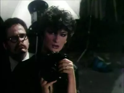 ಗಾರ್ಜಿಯಸ್ ಪ್ರಿಯತಮೆ ನಮಗೆ ಪೋಸ್ ನೀಡಲು ಬಯಸುತ್ತದೆ