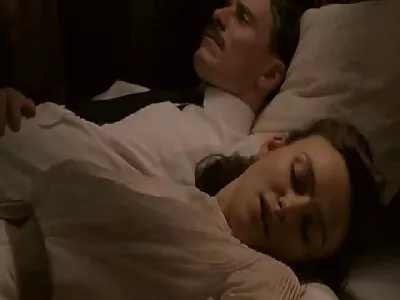 ಬಣ್ಣದ ಕೂದಲು ಮತ್ತು ಆಳವಾದ ಬ್ಲೋ ಜಾಬ್ ಹೊಂದಿರುವ ಮಗು