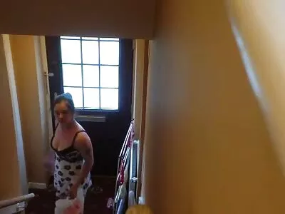 ಗುದವು ಯುವ ಕೊಂಬೆಗಳನ್ನು ಫಕಿಂಗ್ ಮಾಡುತ್ತದೆ ಮತ್ತು ಮುಖದ ಮೇಲೆ ಕಮ್ ಮಾಡುತ್ತದೆ