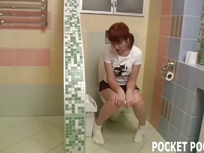 ವಿದ್ಯಾರ್ಥಿಗಳು ಪಕ್ಷ ಮತ್ತು ಲೈಂಗಿಕತೆಯ ಬಗ್ಗೆ ಜ್ಞಾನವನ್ನು ವಿನಿಮಯ ಮಾಡಿಕೊಳ್ಳುತ್ತಾರೆ