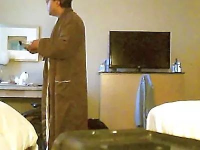 ಮೋಹನಾಂಗಿ ತನ್ನ ಗೆಳೆಯನನ್ನು ತೃಪ್ತಿಪಡಿಸುತ್ತಾಳೆ