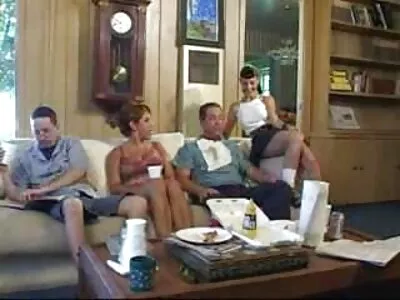 ಆಚರಣೆಯು ಭಾವಪರವಶವಾಗಿ ಬದಲಾಗುತ್ತದೆ