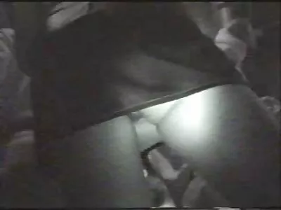 ಹದಿಹರೆಯದ ದಂಪತಿಗಳು ಮೋಜು ಮಾಡುತ್ತಿದ್ದಾರೆ