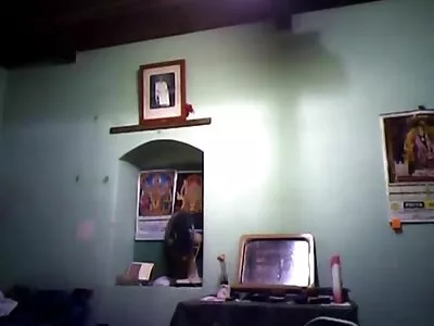 ಕೊಳಕಾದ ಭಾರತೀಯ ಶಿಶುವಿಗೆ ಹಣದ ಅಗತ್ಯವಿದೆ