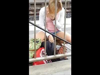 ಸಿಹಿಯಾದ ಬಿಗಿಯಾದ ಕತ್ತೆಯನ್ನು ಬಾರಿಸುವುದು