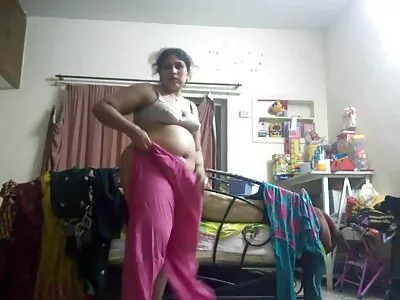 ಬಾತ್‌ರೂಮ್ ಮತ್ತು ಶವರ್‌ನಲ್ಲಿ ಗಂಡನ ಜೊತೆ ಸಾಕಷ್ಟು ದುಂಡುಮುಖದ ಮೆಕ್ಸಿಕನ್ ಪತ್ನಿ ಮೋಜು!