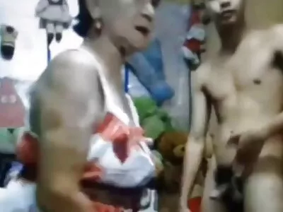 ನನ್ನ MILF ಪುಸಿ ತುಂಬಾ ಒದ್ದೆಯಾಗಿದೆ