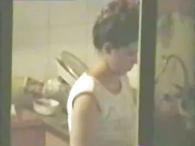 ಹದಿಹರೆಯದ ಮತ್ತು ನಾಯಿ ಶೈಲಿಯ ಲೈಂಗಿಕತೆಯಿಂದ ಆಳವಾದ ಗಂಟಲು