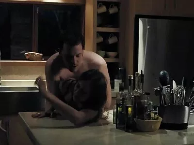 ಕ್ಯೂಟಿಯು ಶ್ರದ್ಧೆಯಿಂದ ಡಿಕ್ ಅನ್ನು ನಕ್ಕಳು ಮತ್ತು ಕಮ್ ಪಡೆಯುತ್ತಾಳೆ