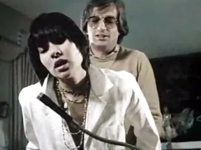 ವೀಡಿಯೊದಲ್ಲಿ ಬೆಲ್ಲಾ ಮತ್ತು ಕ್ರಿಸ್ಪಿನ್