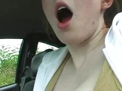 ತುಂಬಾ ಶ್ಯಾಮಲೆ ಹೆಂಡತಿ ಗಟ್ಟಿಯಾದ ನಾಯಿಮರಿ ಶೈಲಿಯನ್ನು ಬಾತ್ರೂಮ್‌ನಲ್ಲಿ ನಿಂತಿದ್ದಾಳೆ!