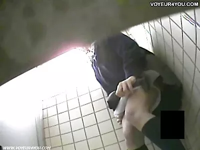 ಸೆಕ್ಸಿ ಹುಡುಗಿಯರು ಹುಂಜವನ್ನು ಹೀರುತ್ತಾರೆ ಮತ್ತು ಪಾರ್ಟಿಯಲ್ಲಿ ಫಕ್ ಮಾಡುತ್ತಾರೆ