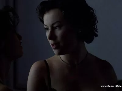 ಸೆಕ್ಸಿ ದಡ್ಡ ಹೊಂಬಣ್ಣದ ಆಟಿಕೆ ತನ್ನೊಂದಿಗೆ ಕೆಲಸ ಮಾಡುತ್ತದೆ