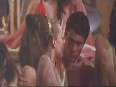 ಬಾಯಿಯಲ್ಲಿ ಶ್ಯಾಮಲೆ ಮತ್ತು ಬ್ಲೋ ಜಾಬ್