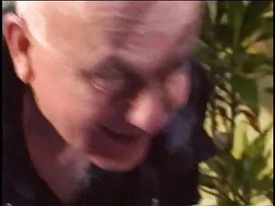 BBW ಗೆಳತಿ ಹುಂಜವನ್ನು ಹೀರುತ್ತಾಳೆ ಮತ್ತು ಮುಖವನ್ನು ಪಡೆಯುತ್ತಾಳೆ