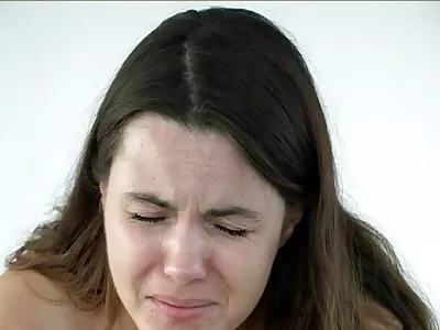 ಅವಳ ಪಾದಗಳ ಮೇಲೆ ವೀರ್ಯ