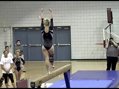 ಅವಳ ಯೋನಿಗಾಗಿ ಬಹಳ ಉದ್ದವಾದ ಆಟಿಕೆ