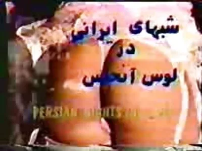 ಆಟಿಕೆ ಅವಳ ಕ್ಷೌರದ ಪುಸಿಯಲ್ಲಿ ಆಳವಾಗಿದೆ